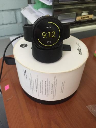 Vendo smart watch MOTO 360 con todos sus acc - Imagen 2