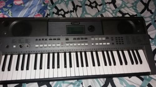 teclado marca Yamaha con un sonido profesiona - Imagen 1