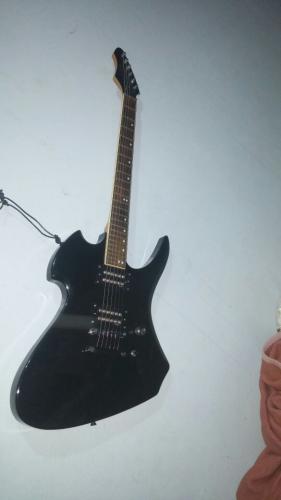 vendo Guitarra eléctrica stagg h400 gbk  en  - Imagen 2