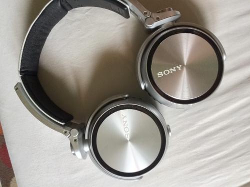 Vendo audífonos Sony Extra Bass con cable re - Imagen 1