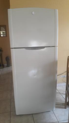 Se vende refrigeradora usada marca General E - Imagen 2