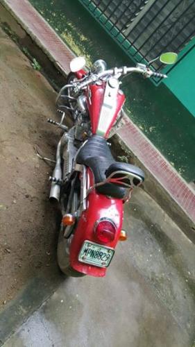 cambio esta moto um 300 shooper en buen estad - Imagen 2