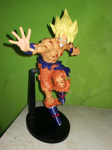 Figura de Goku precio L60000 llamar al 9643 - Imagen 3