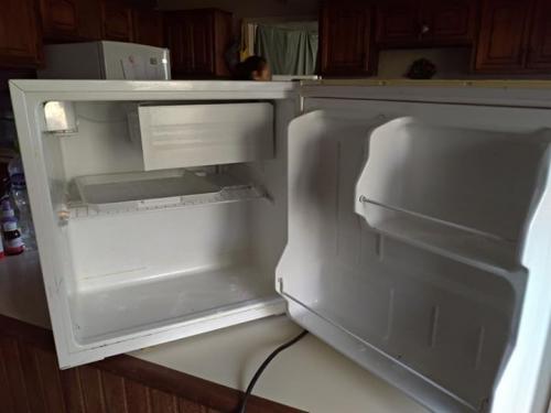 vendo dos refrigeradoras una grande y una peq - Imagen 3