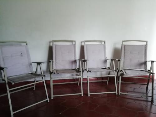 Se venden 4 sillas para jardín metlicas en - Imagen 1