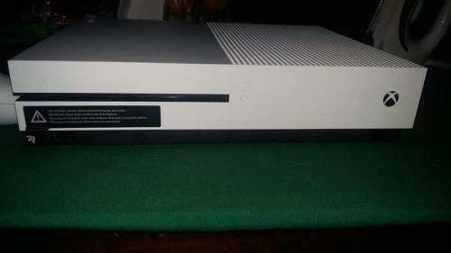 Se vende xbox one s  1 tb de disco duro  1  - Imagen 2