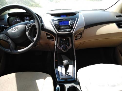 Hyundai Elantra 2013 bajo millaje en excelen - Imagen 2