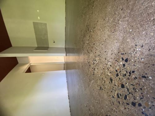 Esmerilado de pisos de concreto y aplicación - Imagen 1