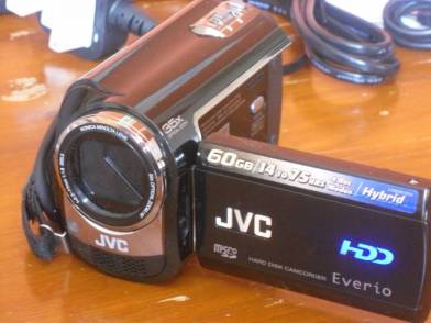 vendo camara de video JVC con grabacion en di - Imagen 1