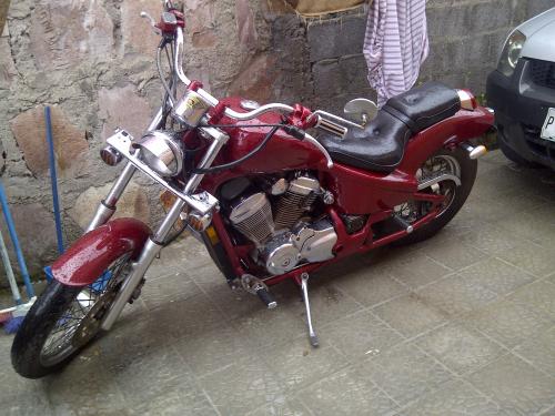 Se vende Moto Honda Shadow  600cc año 97  - Imagen 1
